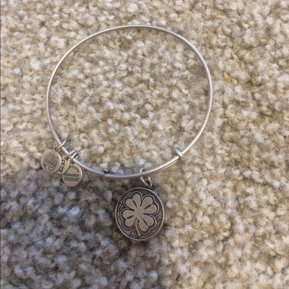 Alex and Ani 4 leaf clover bangle