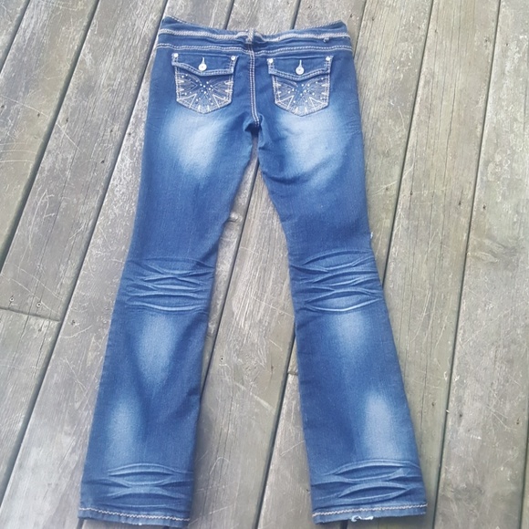 Distressed BootCut Jeans - Picture 4 of 4