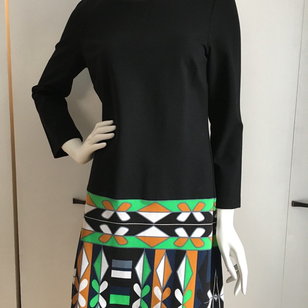 Tibi black shift dress with modern geometric band