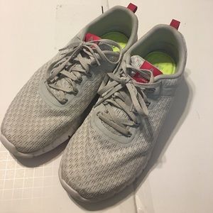 Rebook memory foam tennis shoes