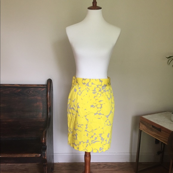 🎉 J. Crew Yellow and Gray Floral Pencil Skirt - Picture 2 of 7