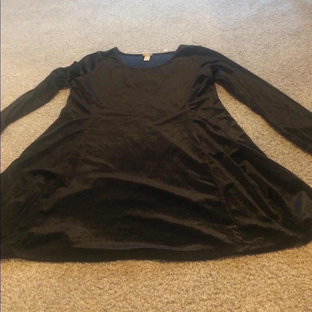 Black velvet long sleeved mini dress