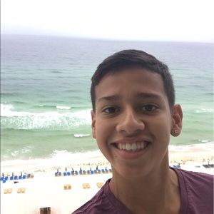 Meet your Posher, Erick