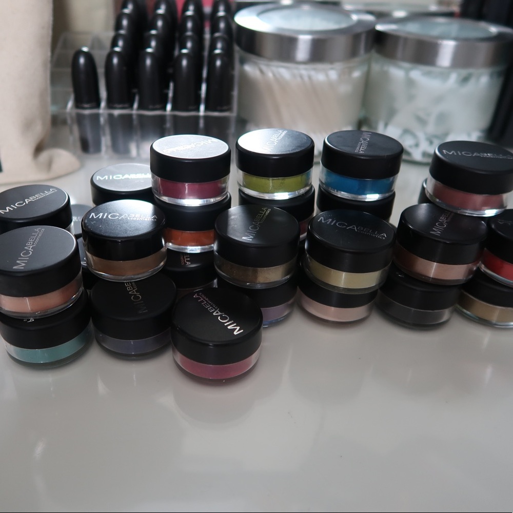 33 Mica Bella eyeshadows
