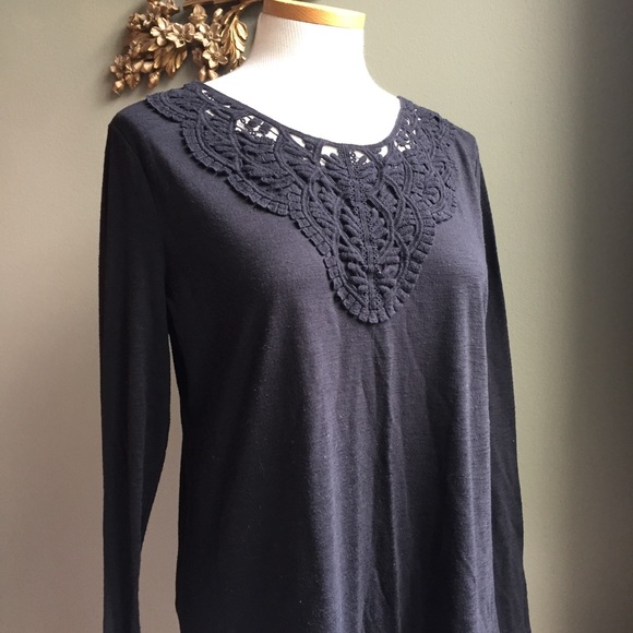 ⭐️HOST PICK⭐️Faded Glory Embellished Neck Top Larg - Picture 2 of 5