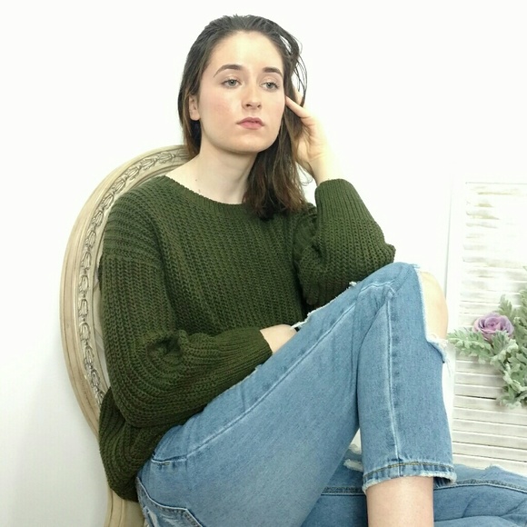 🚨LAST ONE🚨🌿SWEATER WEATHER🌿 - Picture 6 of 6