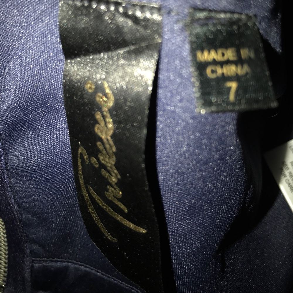 Navy blue 2 piece halter and skirt - Picture 4 of 4