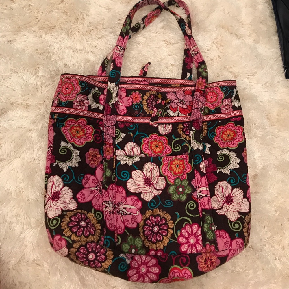 Vera Bradley bag in Mod Floral Pink pattern