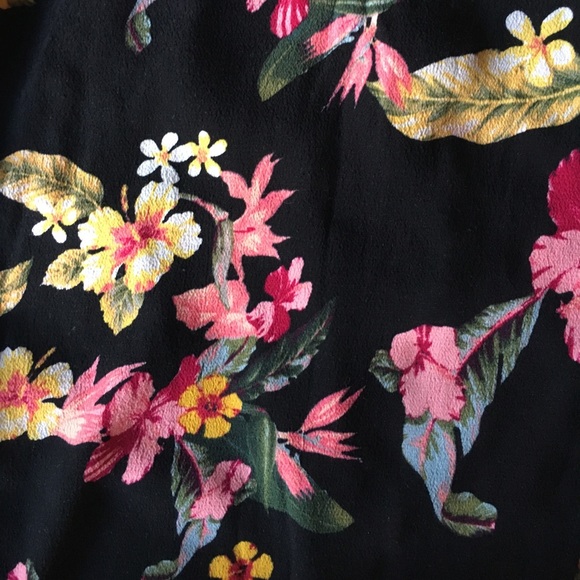 Forever 21 Pencil Skirt with Slit - Picture 3 of 4