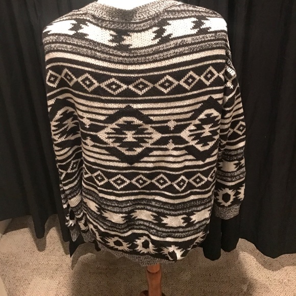 H&M Aztec Cardigan - Picture 3 of 4