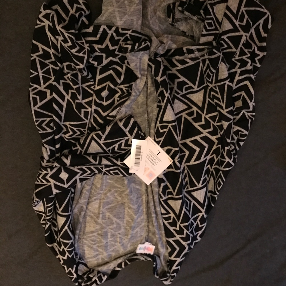 LuLaRoe Geo Print Lindsay Kimono L NWT