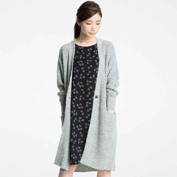 Uniqlo Sweaters - UNIQLO long grey cardigan