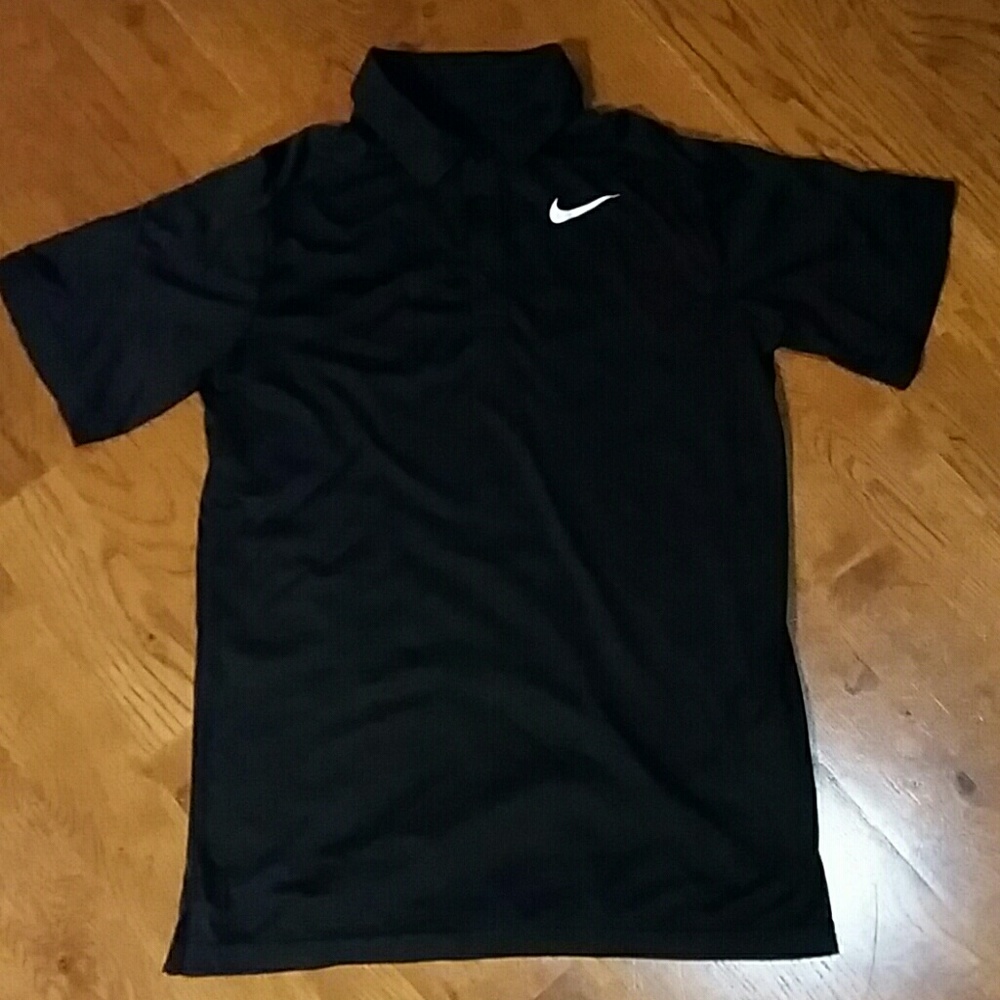 NWOT Nike Dri-Fit Boys Shirt Size M