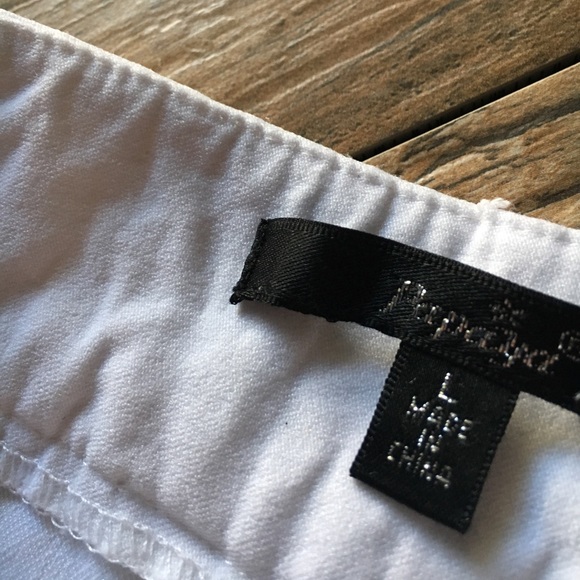 Papaya White Shorts with Pockets - Picture 3 of 3