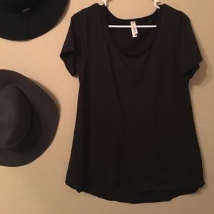 Lularoe Classic Tee