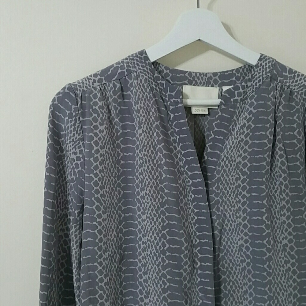 Cynthia Rowley printed gray silk blouse