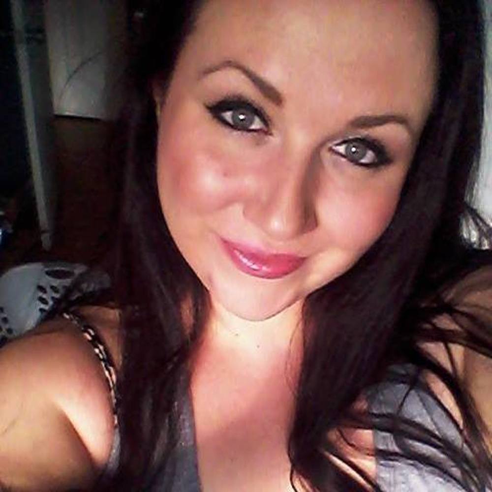 Meet your Posher, Carmela