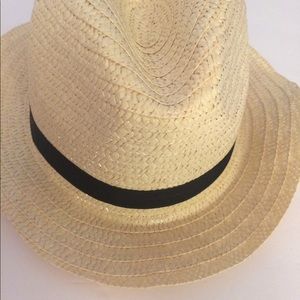 Men's Lightweight Hat.