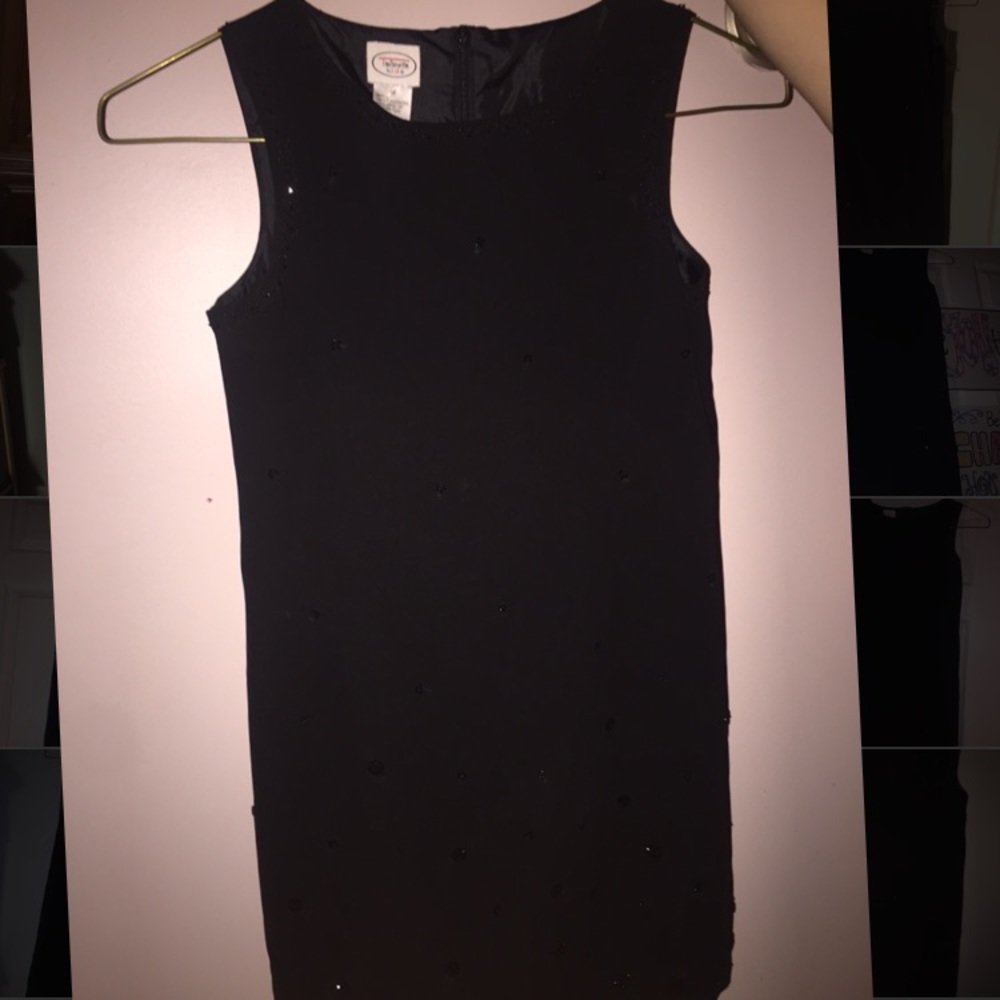 I'm selling a dress