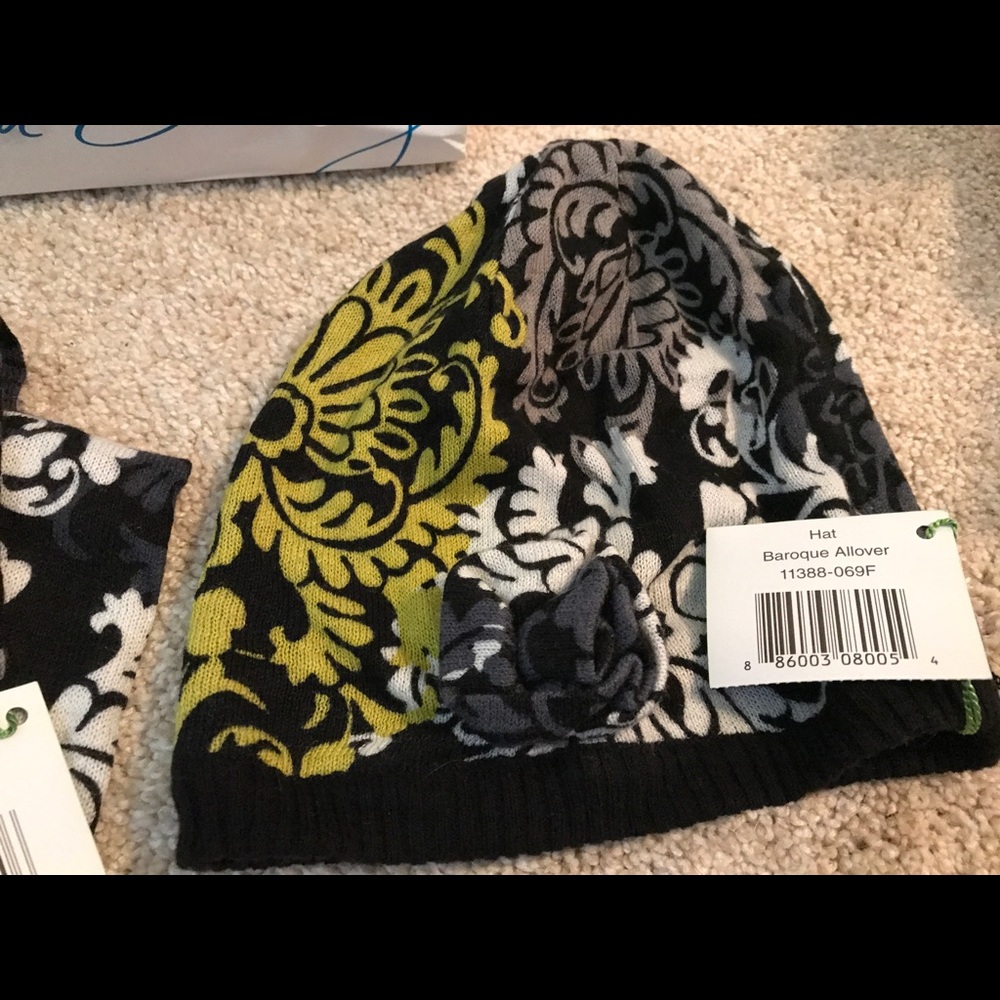 Vera hat in baroque allover