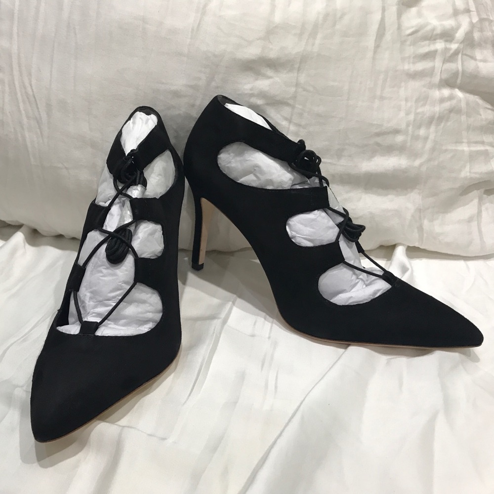 Lace up pumps- black