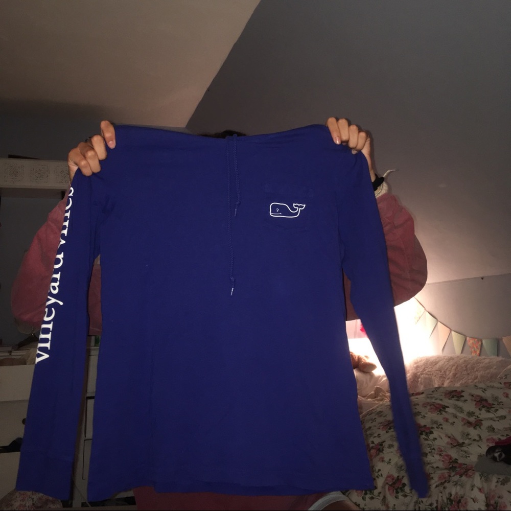 💙vineyard vines hoodie tee💙