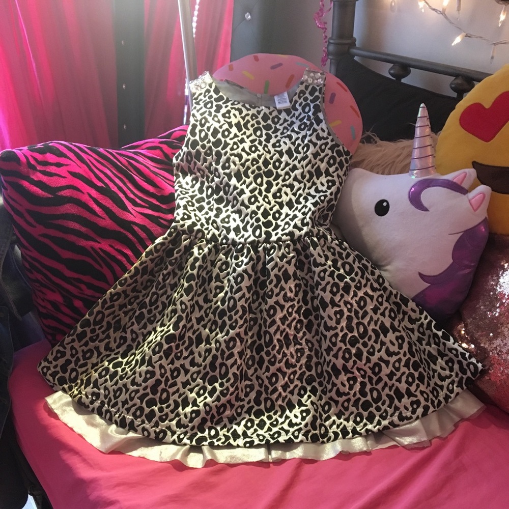 Beautiful/unique girls Guess dress.