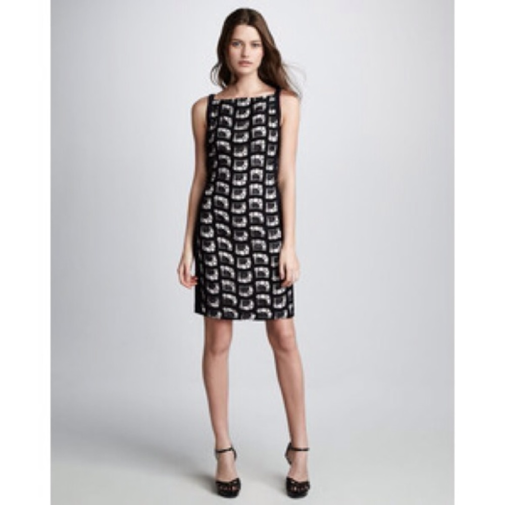 SOLD Diane Von Furstenburg Crochet Dress - Picture 3 of 4
