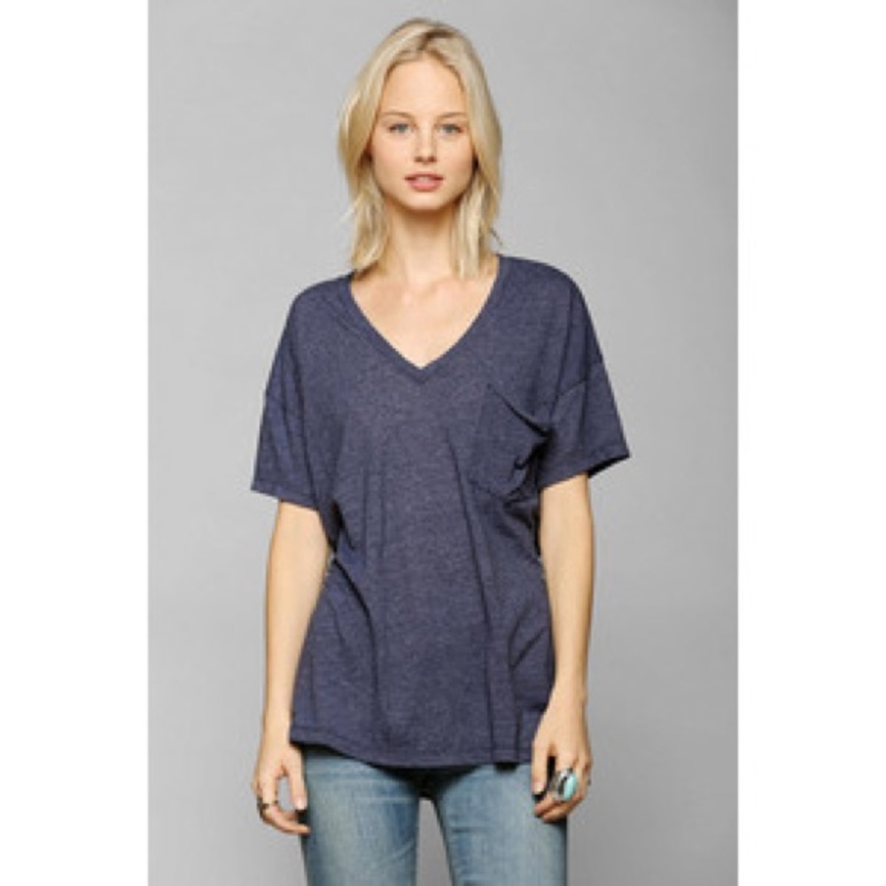 UO slouchy pocket v neck tee in blue