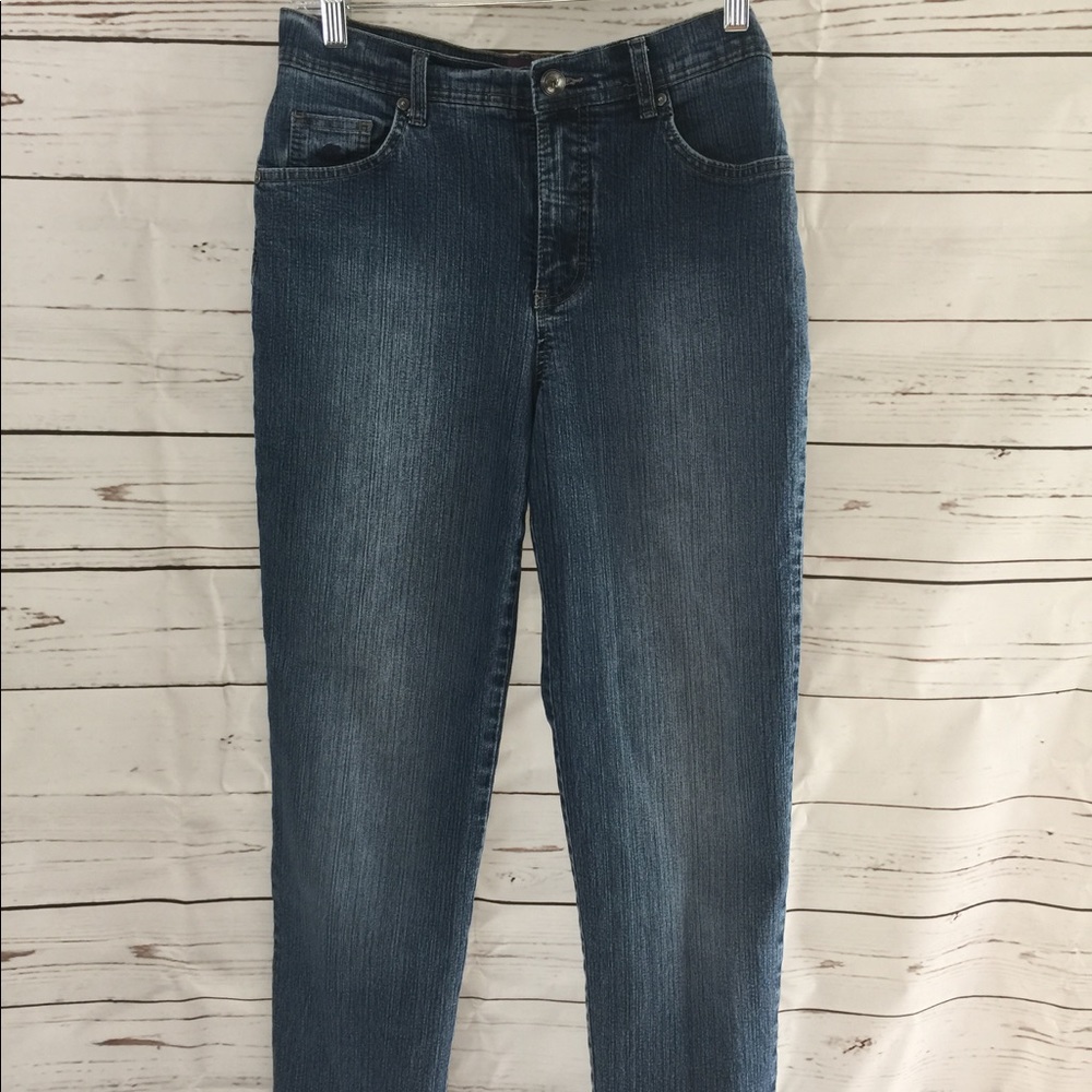 Size 8 converse jeans