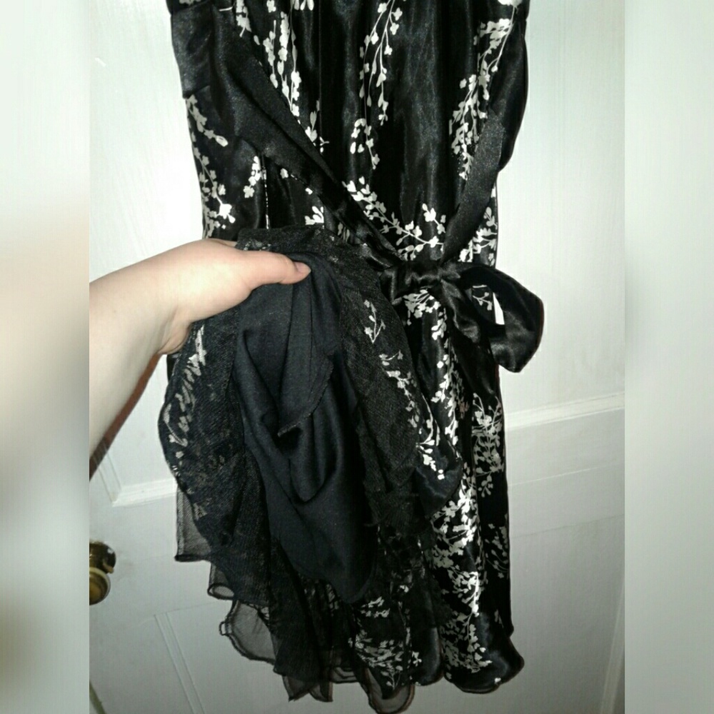 5 for $25 Speechless Black and White Empire Dress - Picture 5 of 7