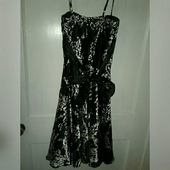 5 for $25 Speechless Black and White Empire Dress - Picture 4 of 7