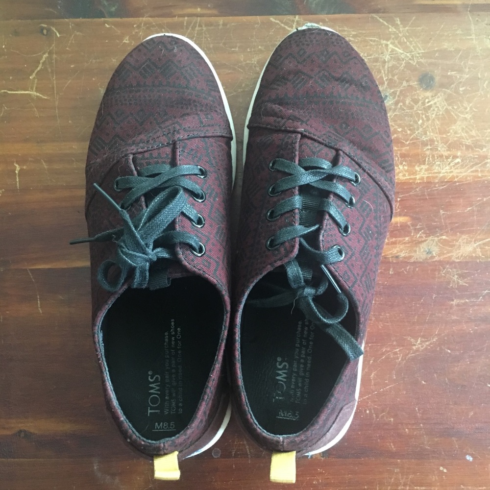 Tom's size 10 (8.5 men's)