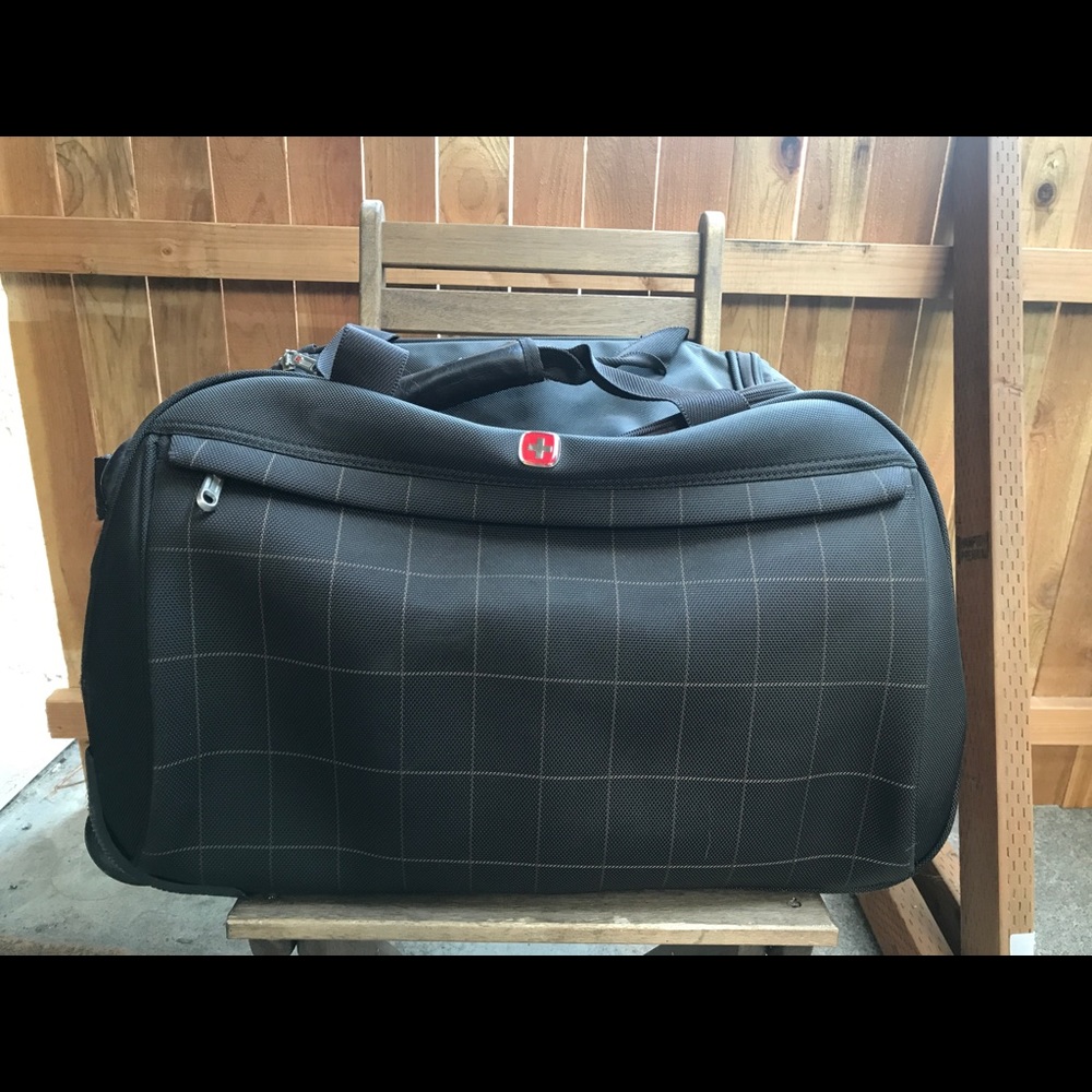 Swiss carry on luggage