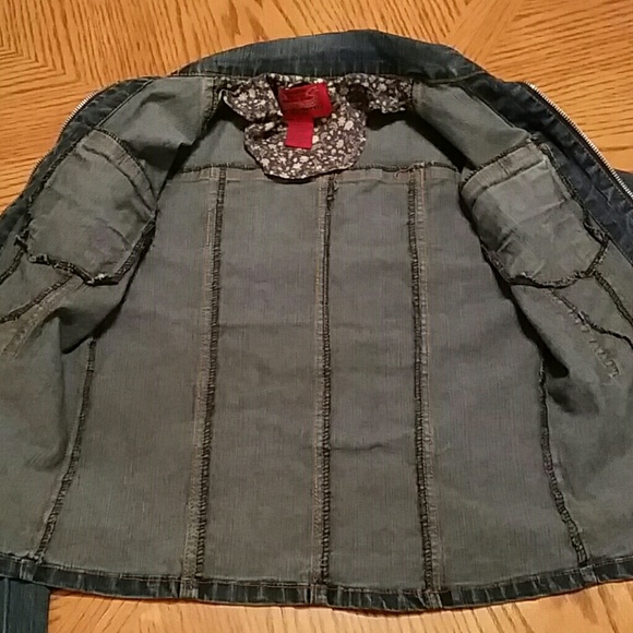 Jean Jacket - Picture 5 of 8