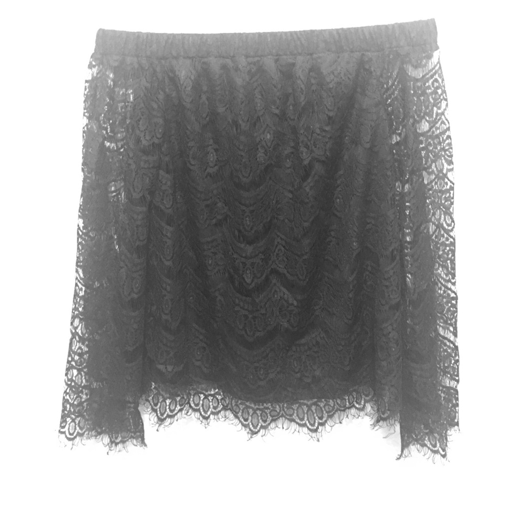 Off-shoulder lace blouse