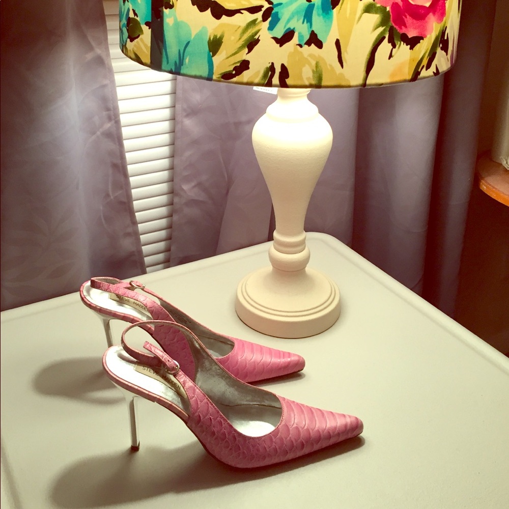 Steve Madden "Tornadoe". Style 7.5B