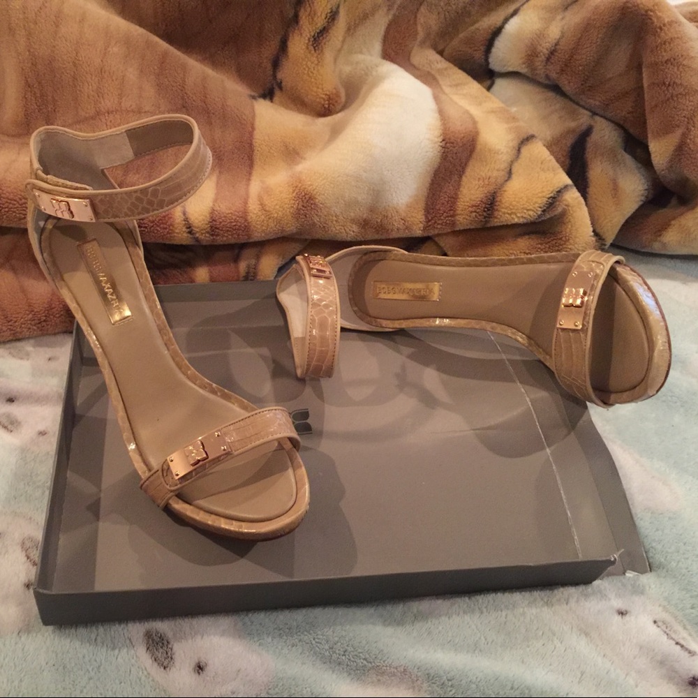 SOLD~~~~BCBG camel color heels