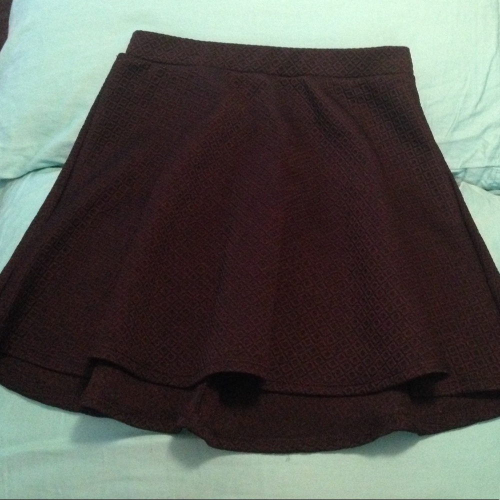 Black skirt with textured design