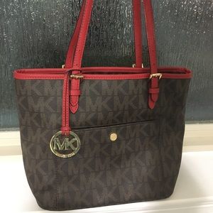 Michael Kors Jet Set Pocket Tote Bag