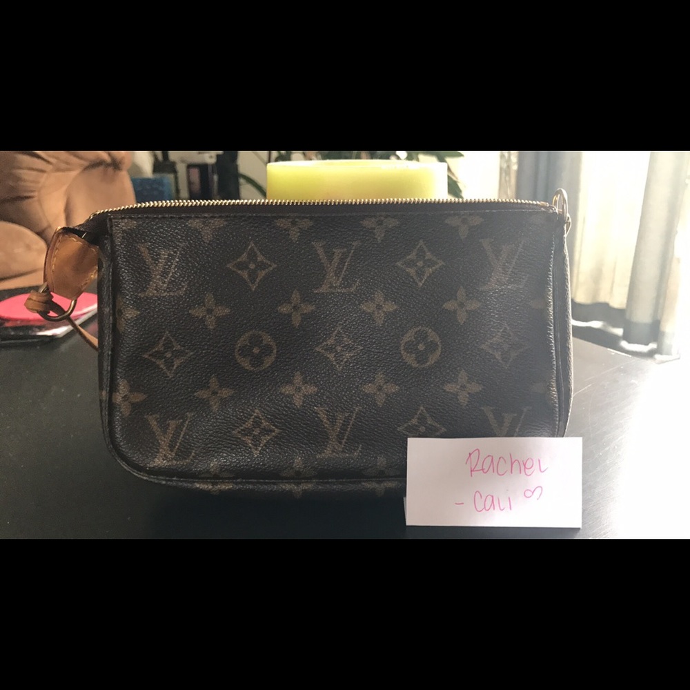 🚫🚫 SOLD 🚫🚫Louis Vuitton Pochette Accessories