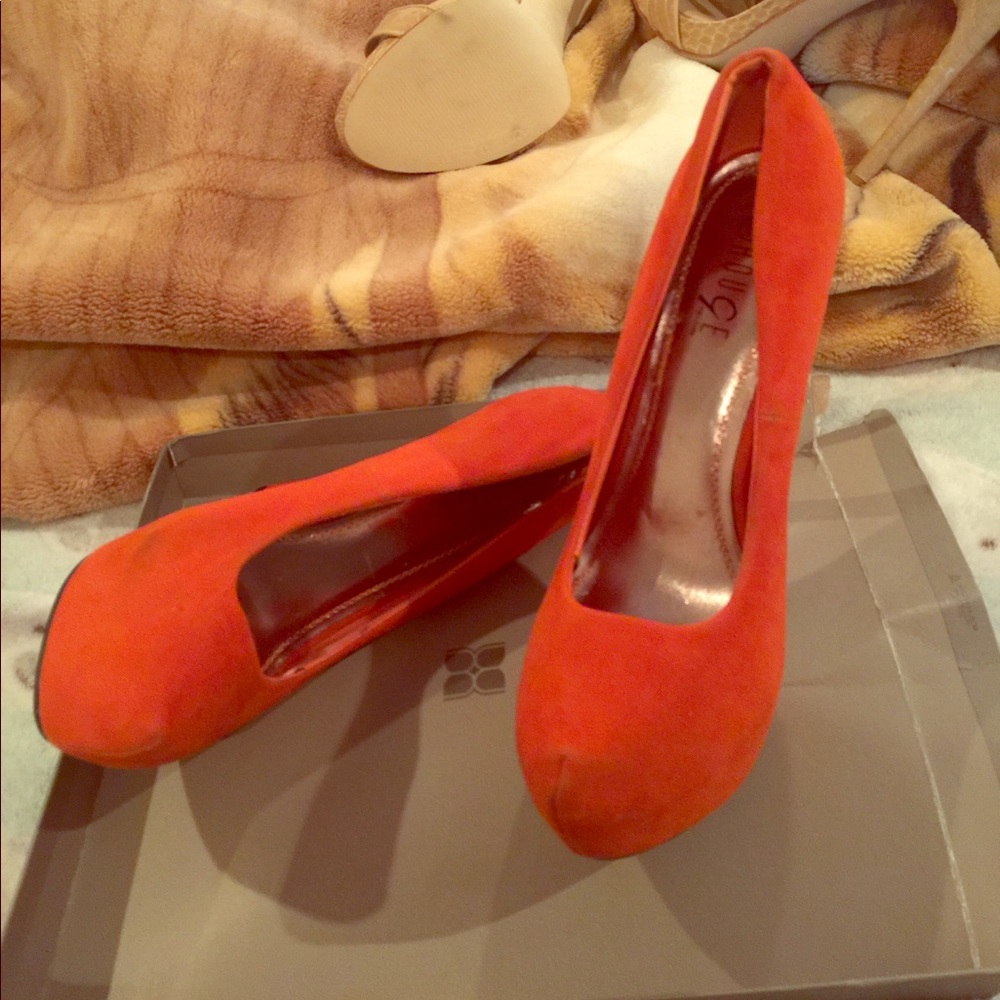 SOLD~~~~Closed toe heels
