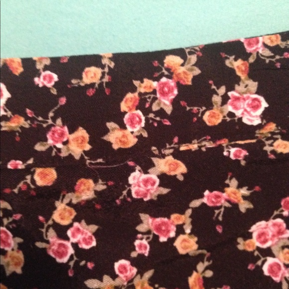 Forever 21 skirt - Picture 2 of 3