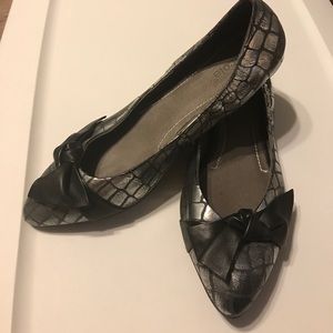 Nicole silver flats