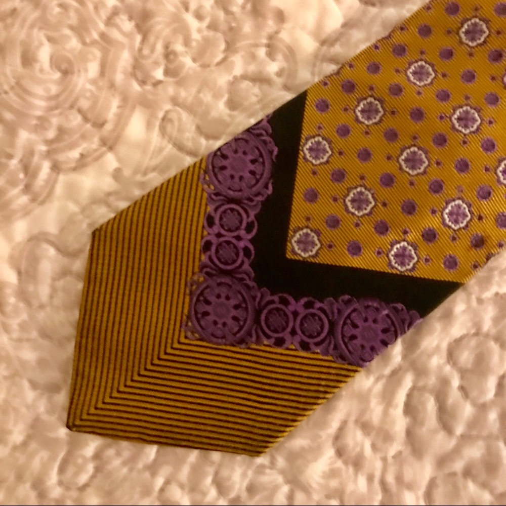 Versace Beautiful Tie as you can see.
