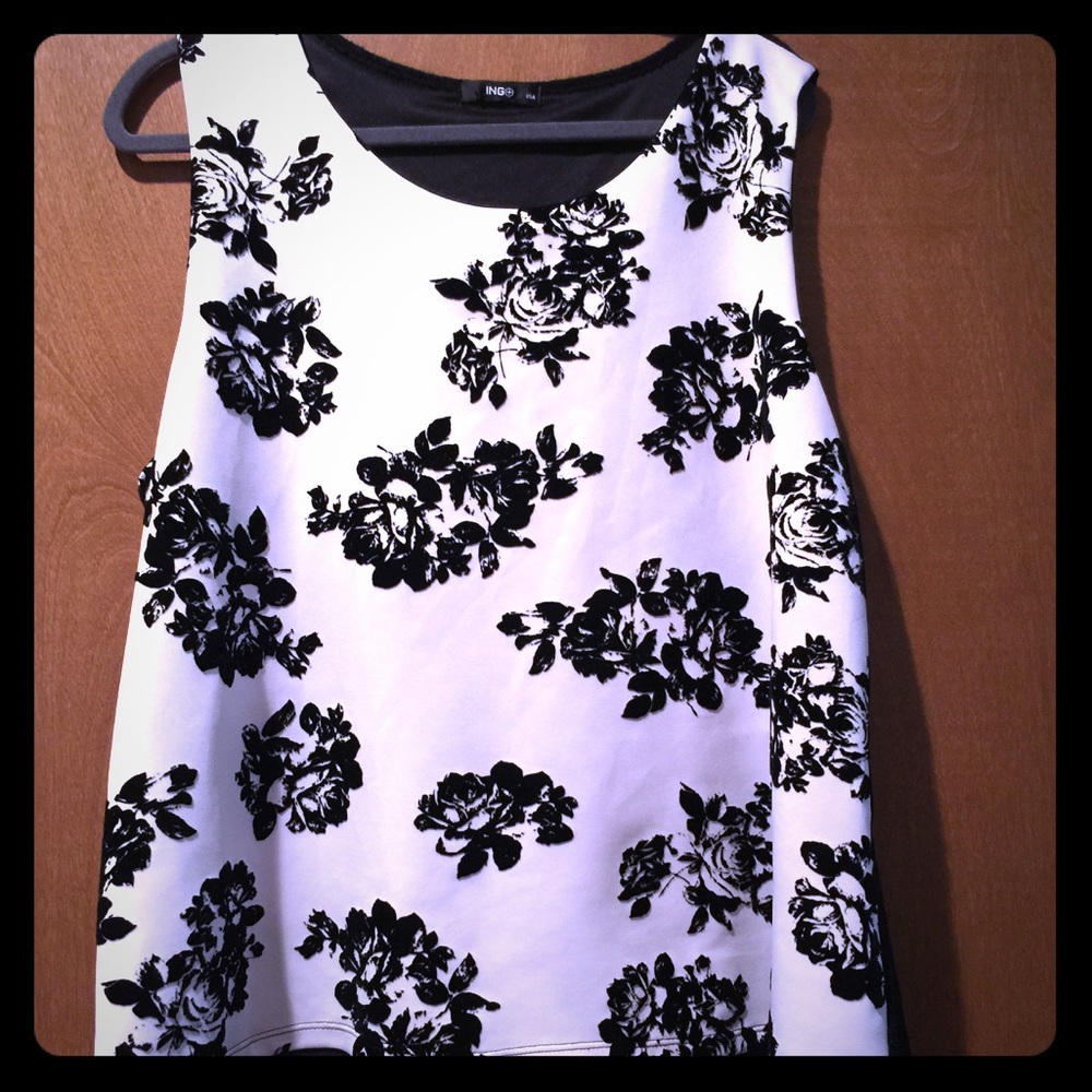 ING+ Black and white slight high low hem
