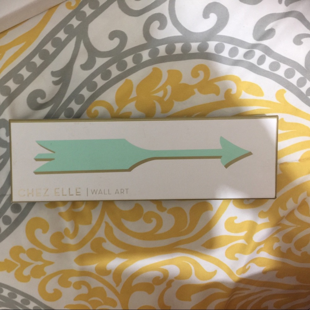 Arrow wall art