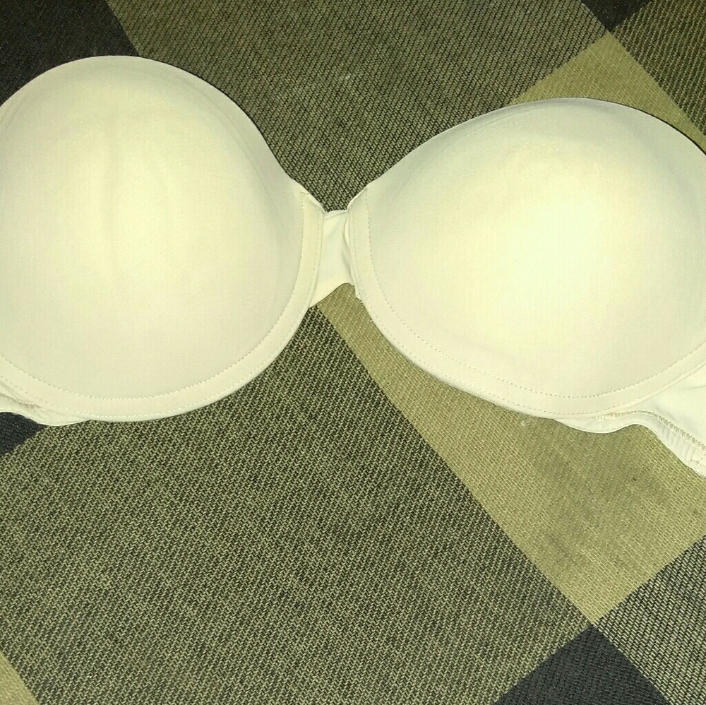 Gilly Hicks Push Em Up Strapless Bra Barely Worn