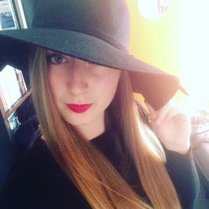 Meet your Posher, Leah