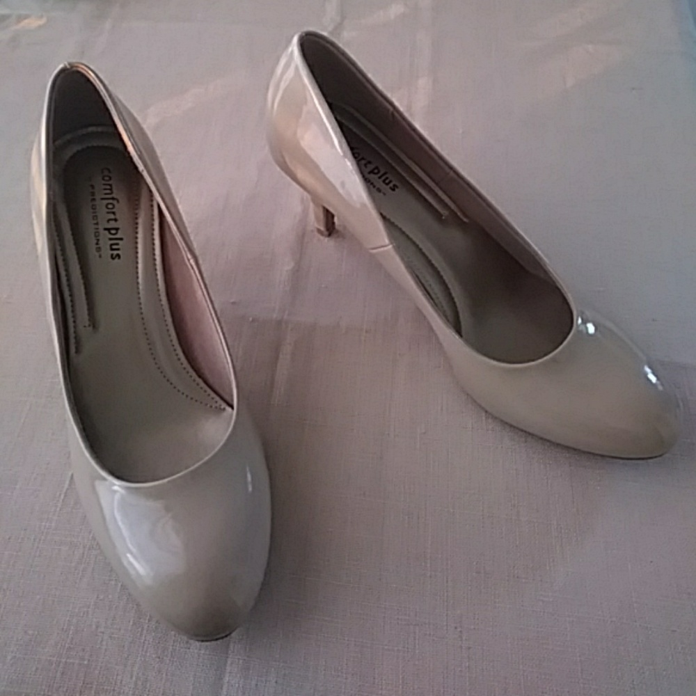 Comfort plus by predictions women's heels size 11